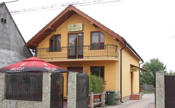 Vila Korona Сату Маре Екстериор снимка